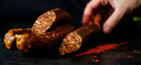 Skivad rökta balkankorv från Szabos Hemchark