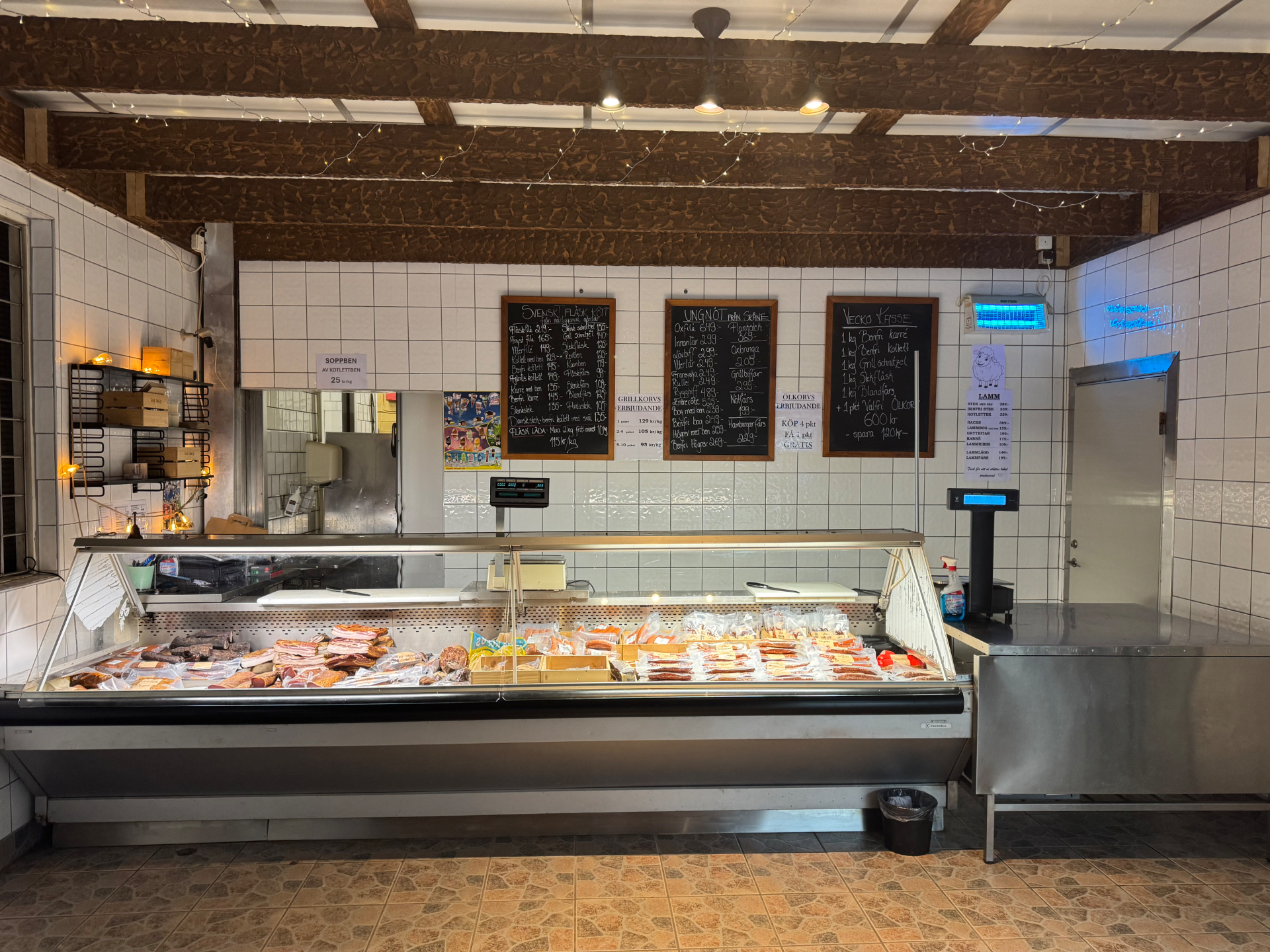 Beställ direkt från slakteriets gårdsbutik – levererat med Korvbilen
